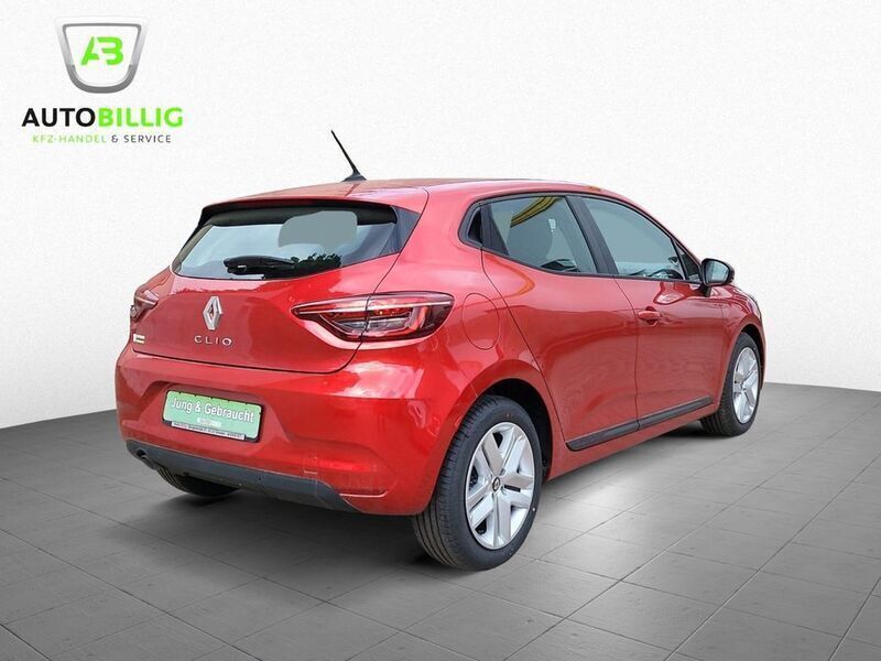 Gebraucht Renault Clio V 91 PS (66 kW) 2023 Dezirrot metallic Limousine