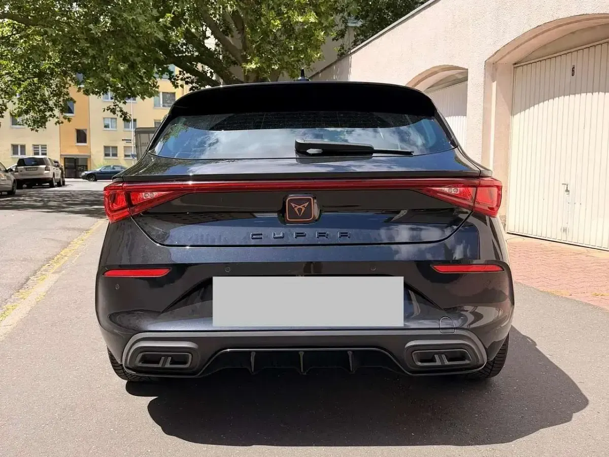 Gebraucht Cupra Leon 150 PS (110 kW) 2024 Schwarz Limousine