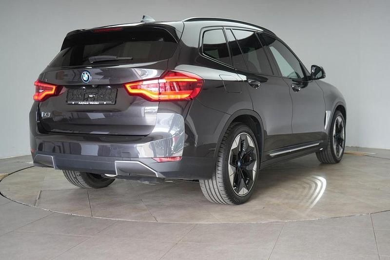 Gebraucht BMW iX3 Impressive 210 kW (286 PS) 2021 Sophistograu brillanteffekt SUV