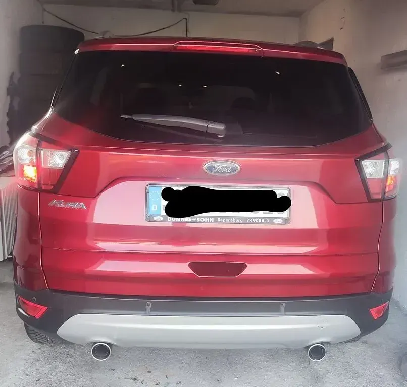 Gebraucht Ford Kuga Trend 150 PS (110 kW) 2018 Rot SUV