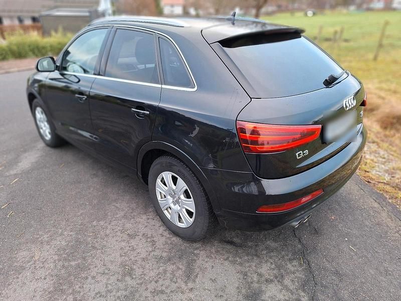 Gebraucht Audi Q3 175 PS (128 kW) 2011 Schwarz SUV