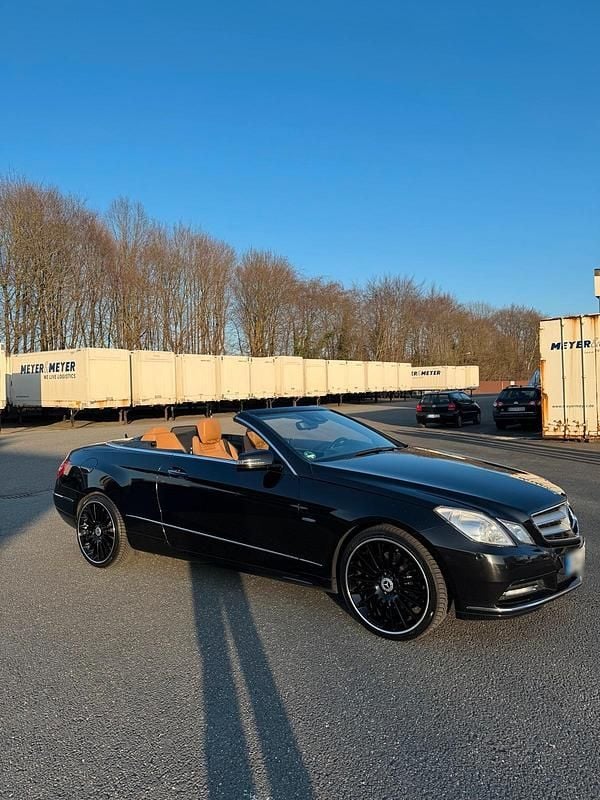 Gebraucht Mercedes E350 265 PS (194 kW) 2012 Schwarz Cabrio