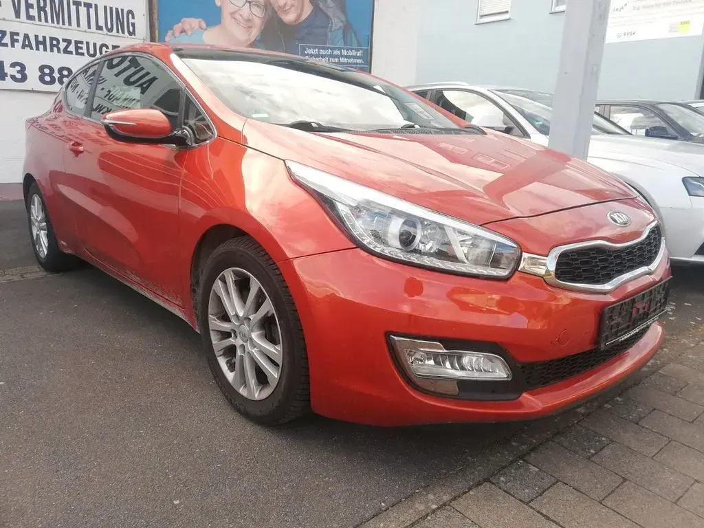 Occasion Kia ProCeed Vision 135 ch (99 kW) 2014 Orange Citadine