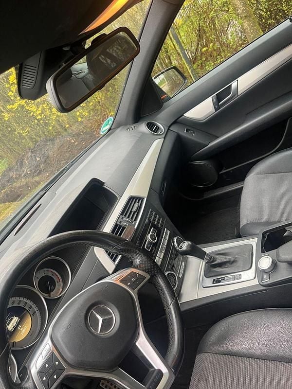 Gebraucht Mercedes C300 231 PS (169 kW) 2011 Schwarz Kombi