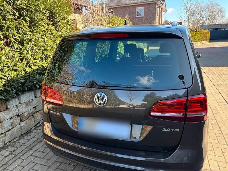Gebraucht VW Sharan Highline 150 PS (110 kW) 2016 Braun Van / Kleinbus