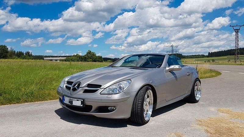 Schwarz Gebraucht 2006 Mercedes SLK350 Cabrio | 17.500 € - Bild 1/4