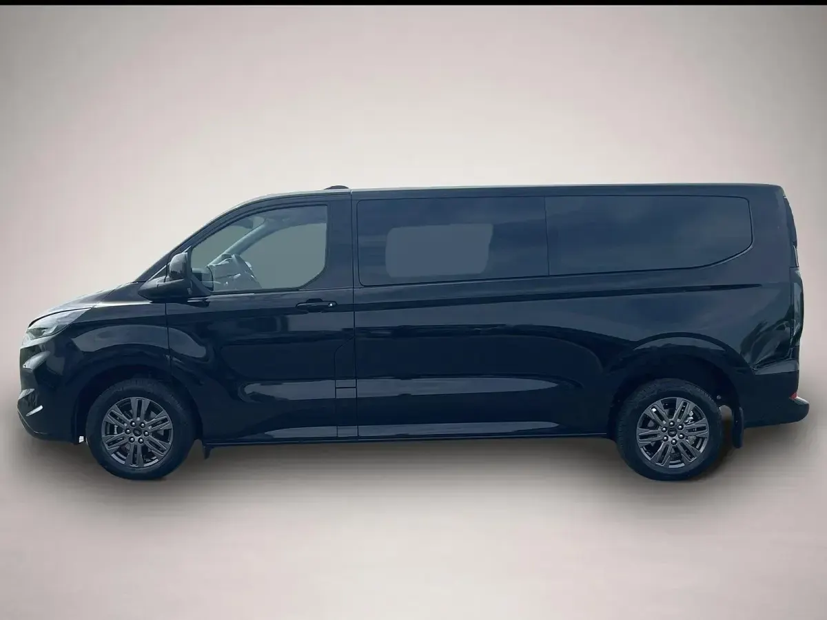 Neu Ford Tourneo Custom Titanium 170 PS (125 kW) 2026 Manufacturer Van