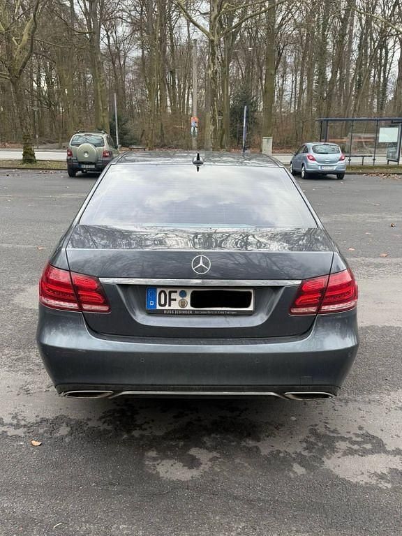 Gebraucht Mercedes E250 Avantgarde 204 PS (150 kW) 2013 Grau Limousine