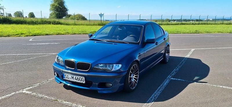 Blau Gebraucht 2001 BMW 325 M Sport Limousine | 9.500 € - Bild 1/4