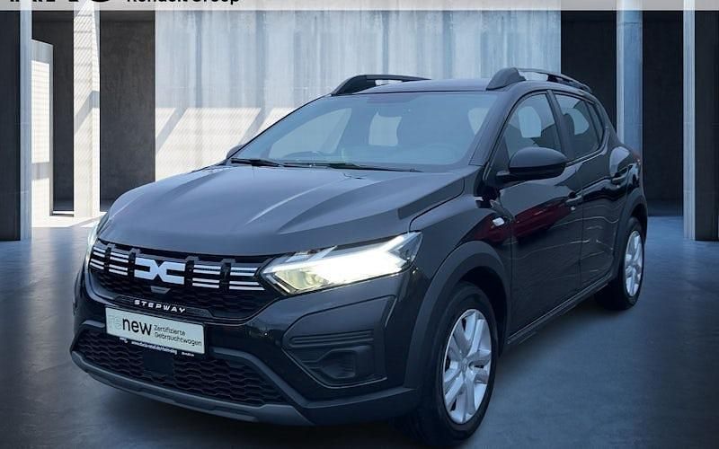 Gebraucht Dacia Sandero Essentiel 101 PS (74 kW) 2024 Schwarz Limousine