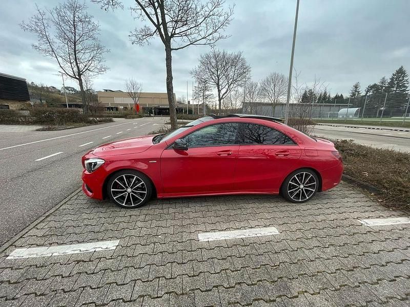 Gebraucht Mercedes CLA250 218 PS (160 kW) 2017 Rot Limousine