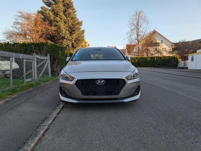 Beige Gebraucht 2020 Hyundai i30 Trend Limousine | 10.100 € (Guter Preis) - Bild 1/4