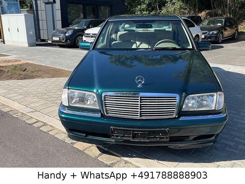 Gebraucht Mercedes C220 Elegance 125 PS (91 kW) 1998 Grün Limousine