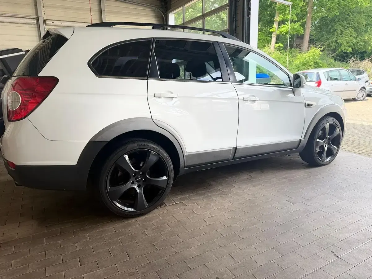 Gebraucht Chevrolet Captiva 163 PS (119 kW) 2012 Weiß SUV