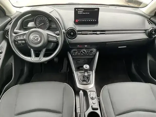 Gebraucht Mazda 2 Prime-Line 75 PS (55 kW) 2024 Soul red crystal m Limousine
