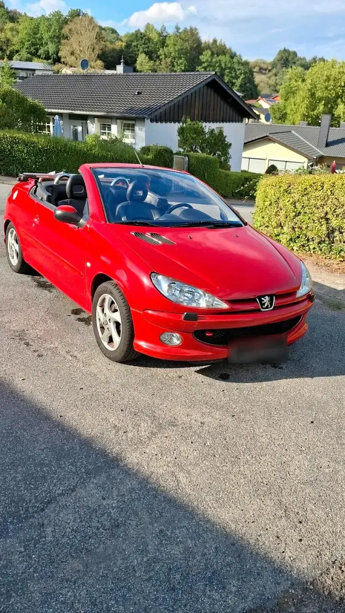Gebraucht Peugeot 206 CC 110 PS (80 kW) 2006 Rot Cabrio