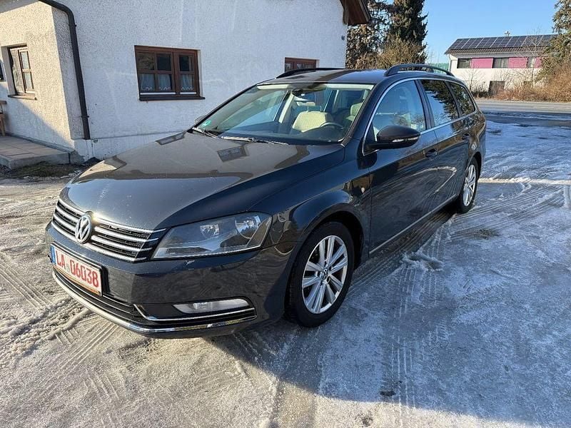 Grau Gebraucht 2011 VW Passat Comfortline Kombi | 4.500 € (Guter Preis) - Bild 1/4