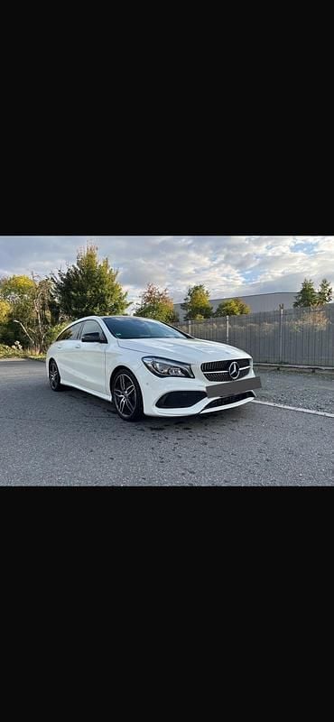 Weiß Gebraucht 2017 Mercedes CLA200 Shooting Brake Kombi | 19.390 € (Fairer Preis) - Bild 1/4