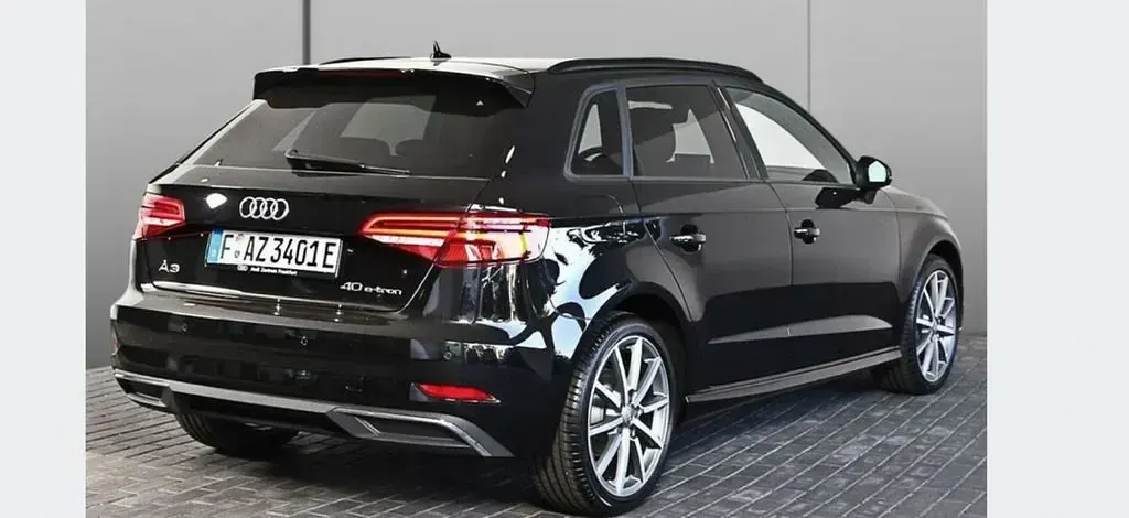 Gebraucht Audi A3 Sportback e-tron S-Line 204 PS (150 kW) 2020 Schwarz Kleinwagen