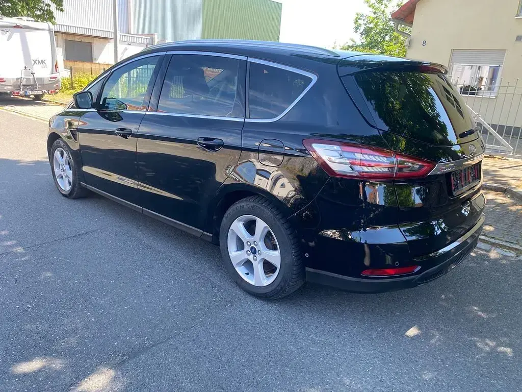 Occasion Ford S-MAX Titanium 150 ch (110 kW) 2017 Noir Monospace