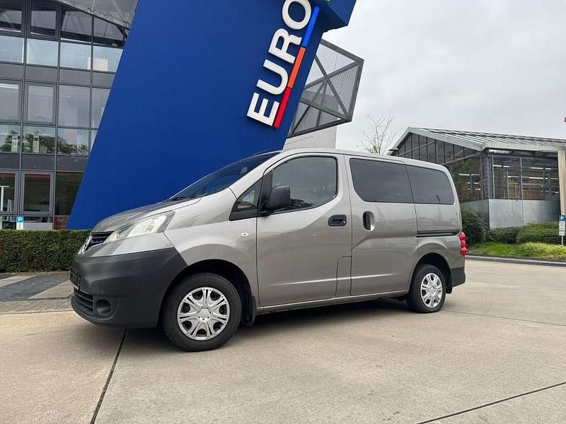 Grau Gebraucht 2010 Nissan NV200 Van | 8.799 € (Teuer) - Bild 1/4