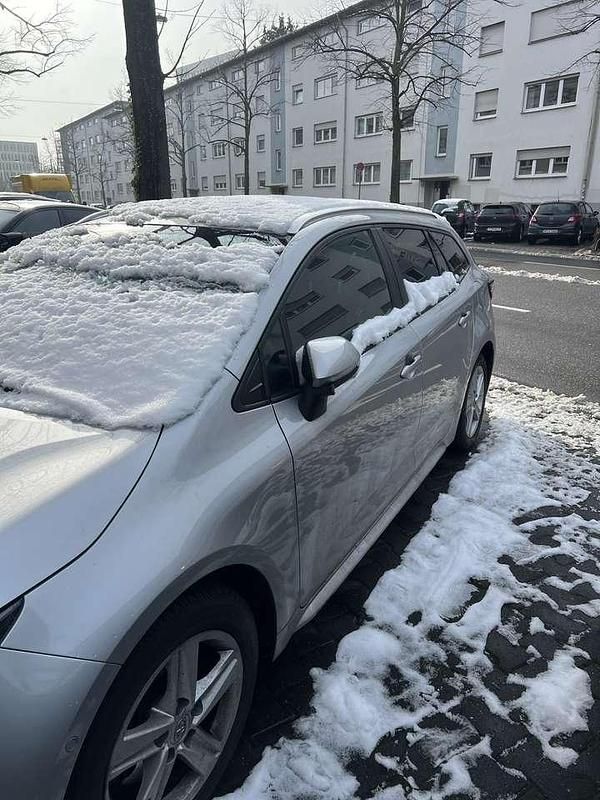 Gebraucht Toyota Corolla Team 152 PS (111 kW) 2022 Silber Limousine