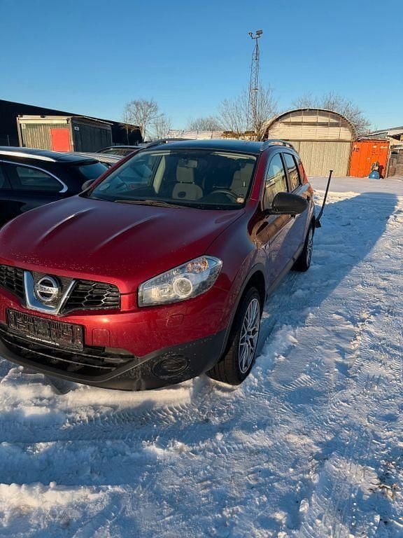 Gebraucht Nissan Qashqai +2 Visia 117 PS (86 kW) 2012 Rot SUV
