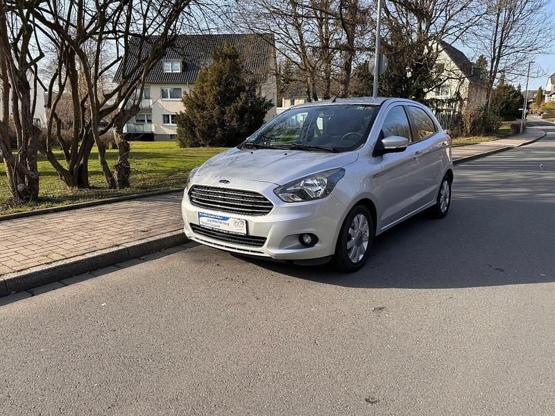 Gebraucht Ford Ka 86 PS (63 kW) 2018 Polarsilber metallic Limousine