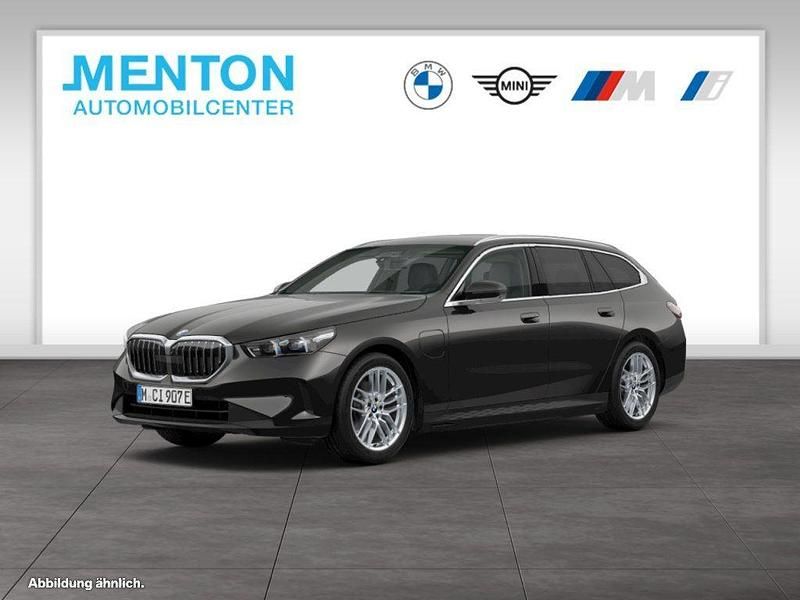 Grau Neu 2025 BMW 530e Sport Line Limousine | 62.990 € (Fairer Preis) - Bild 1/3