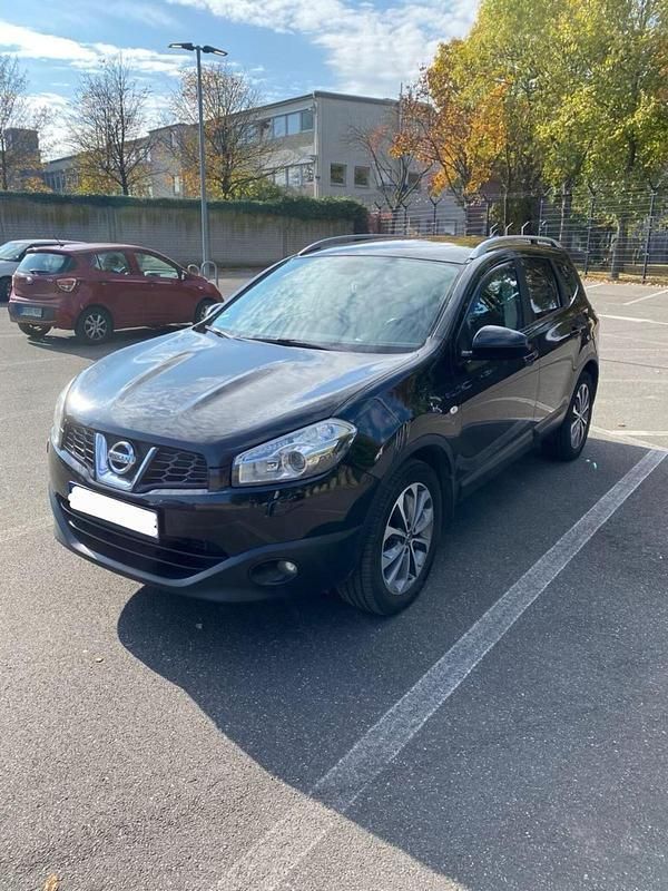Schwarz Gebraucht 2010 Nissan Qashqai +2 SUV | 9.500 € (Teuer) - Bild 1/4
