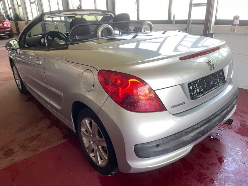 Gebraucht Peugeot 207 CC Sport 120 PS (88 kW) 2009 Grau Cabrio