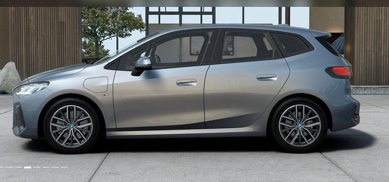 Gebraucht BMW 225 Active Tourer M Sport 245 PS (180 kW) 2023 Grau Van / Kleinbus