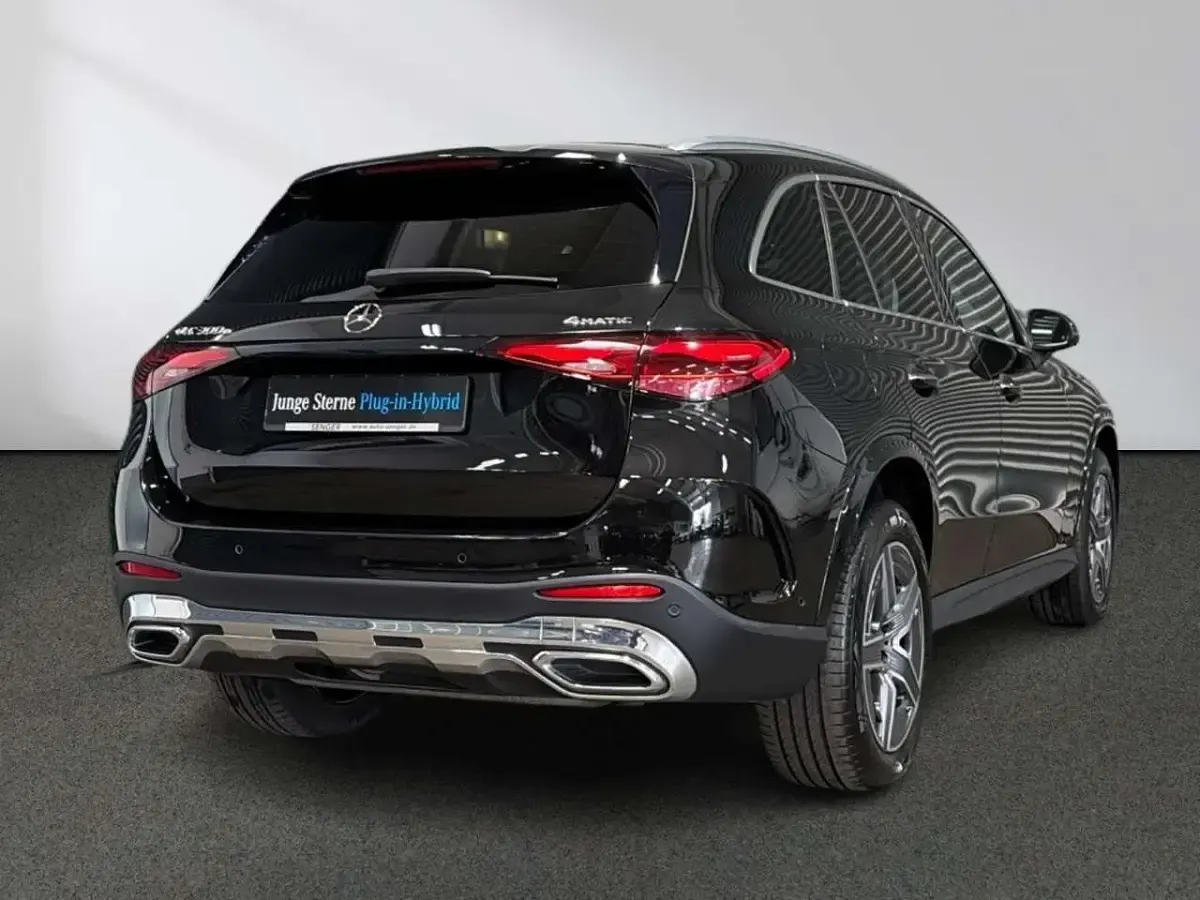 Gebraucht Mercedes GLC300 AMG Line Premium Plus 204 PS (150 kW) 2023 Schwarz SUV