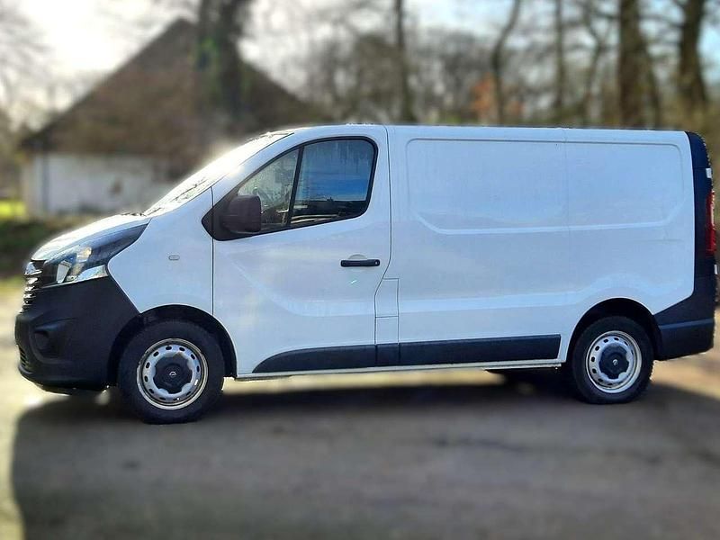 Casabl/arctic/eisweiss/kaolin Gebraucht 2017 Opel Vivaro Van | 12.990 € (Guter Preis) - Bild 1/4