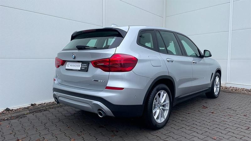 Gebraucht BMW X3 Advantage 231 PS (169 kW) 2018 Glaciersilber metallic SUV