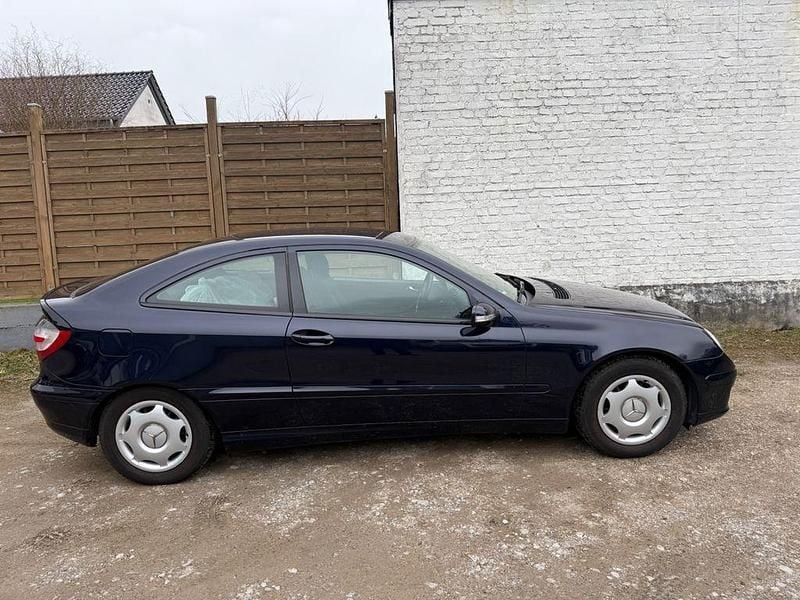 Blau Gebraucht 2005 Mercedes C180 Coupé | 4.400 € (Guter Preis) - Bild 1/4