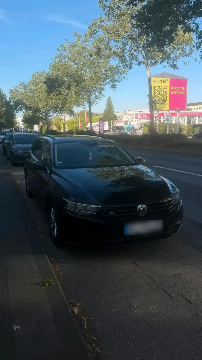 Gebraucht VW Passat R-line 150 PS (110 kW) 2024 Schwarz Kombi