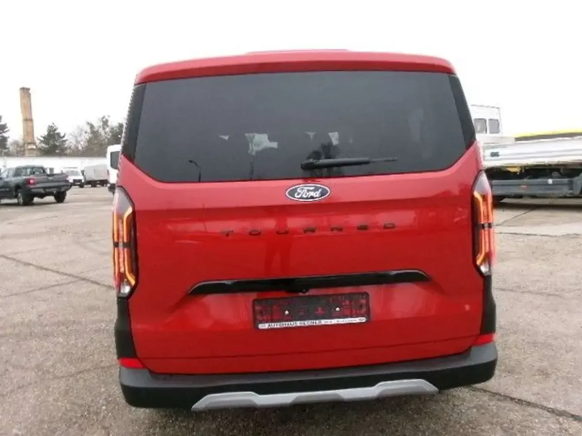 Neu Ford Tourneo Custom Active 170 PS (125 kW) 2026 Artisan red metallic Van