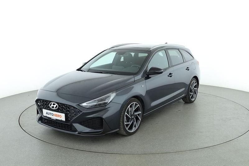 Grau Gebraucht 2022 Hyundai i30 N Line Kombi | 22.800 € (Fairer Preis) - Bild 1/3