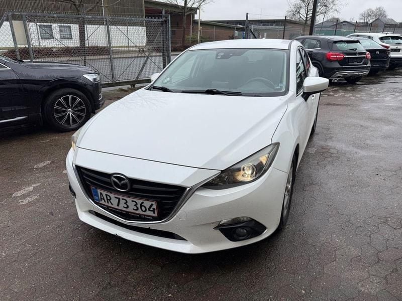 Gebraucht Mazda 3 Center-Line 120 PS (88 kW) 2015 Weiß Limousine