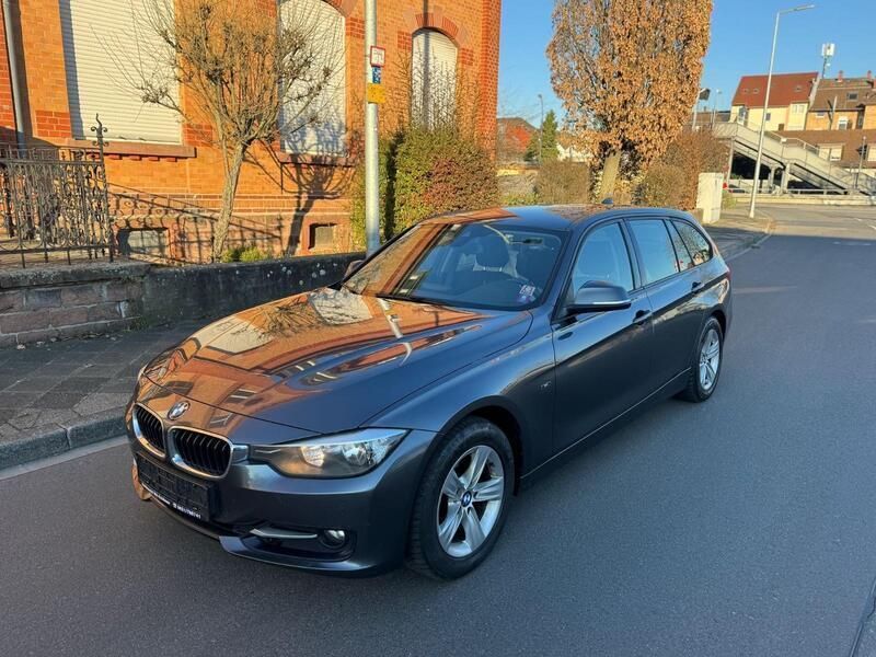 Grau Gebraucht 2013 BMW 320 Sport Line Kombi | 6.950 € (Guter Preis) - Bild 1/4