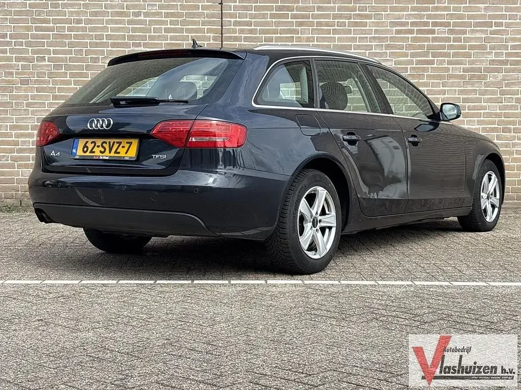 Gebraucht Audi A4 Business 160 PS (117 kW) 2012 Blau Kombi