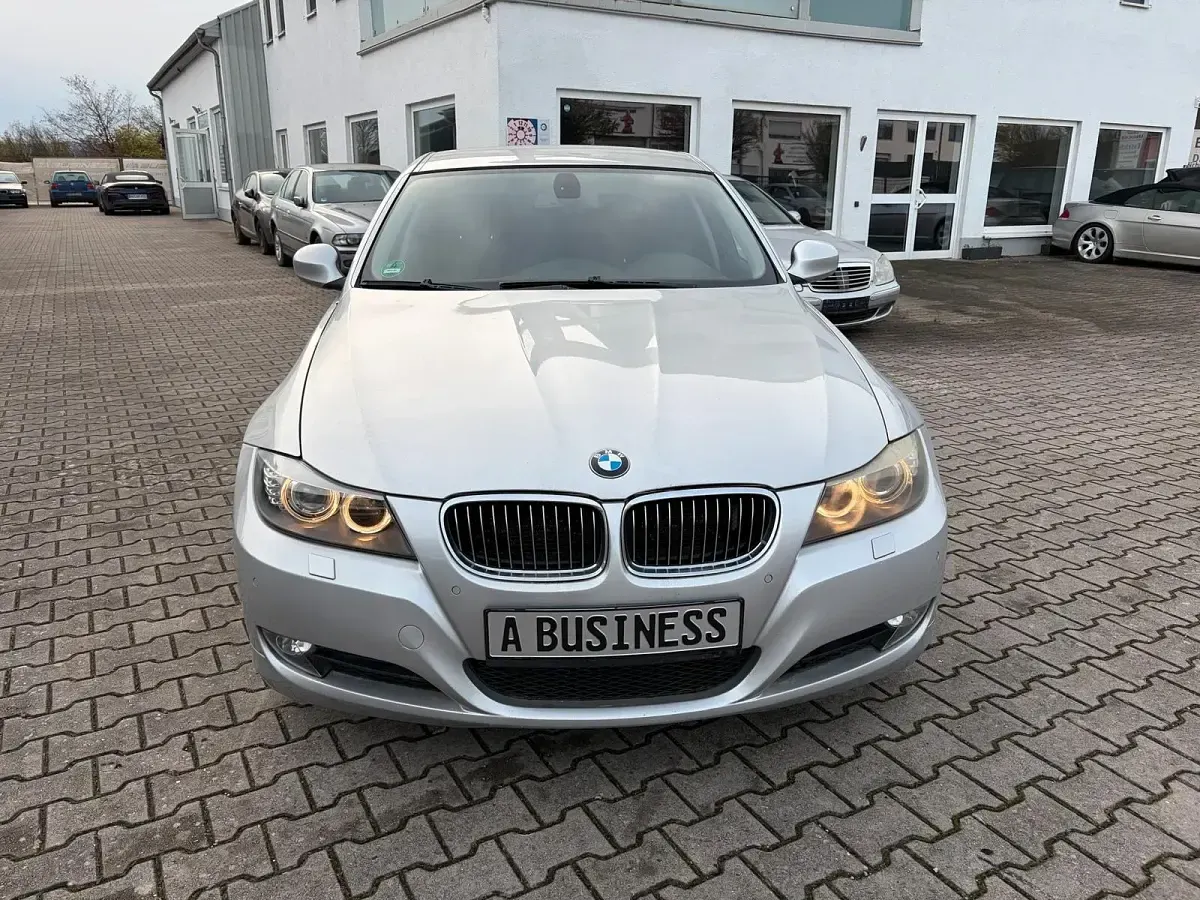 Gebraucht BMW 325 218 PS (160 kW) 2008 Silber Limousine