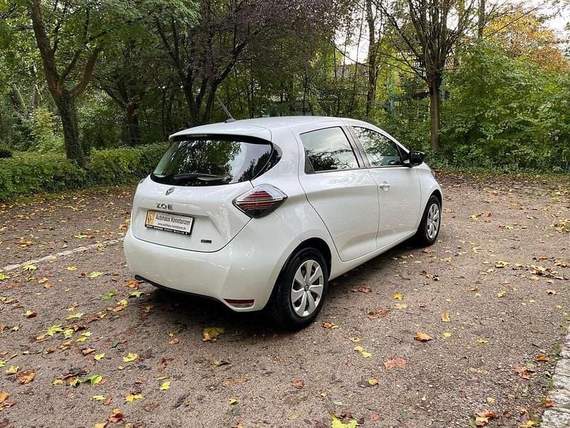 Gebraucht Renault Zoe Life 50 kW (69 PS) 2020 Gletscherweiss Kleinwagen