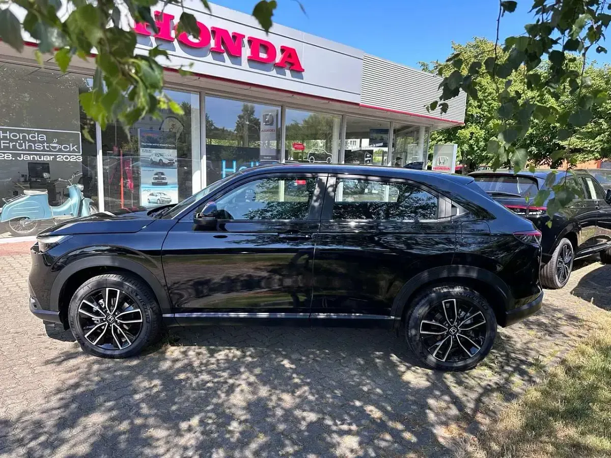 Neu Honda HR-V Elegance 107 PS (78 kW) 2025 Crystal black SUV