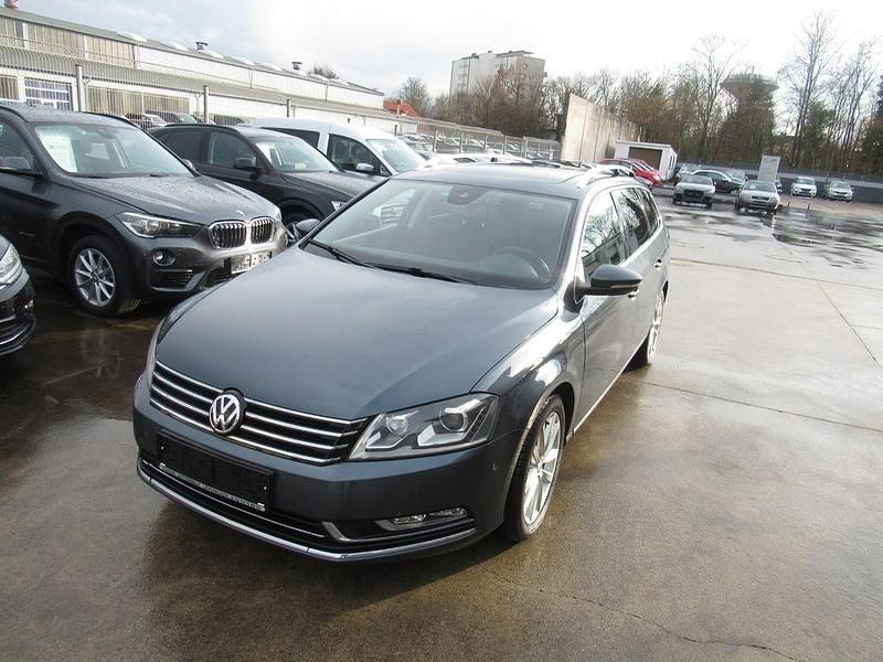 Gebraucht VW Passat Highline 140 PS (102 kW) 2012 Grau Kombi