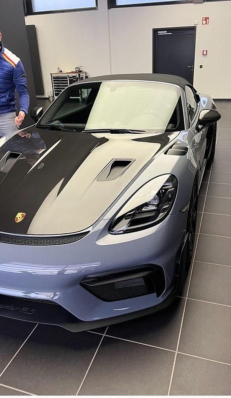 Grau Gebraucht 2023 Porsche Boxster Spyder Cabrio | 158.600 € - Bild 1/4