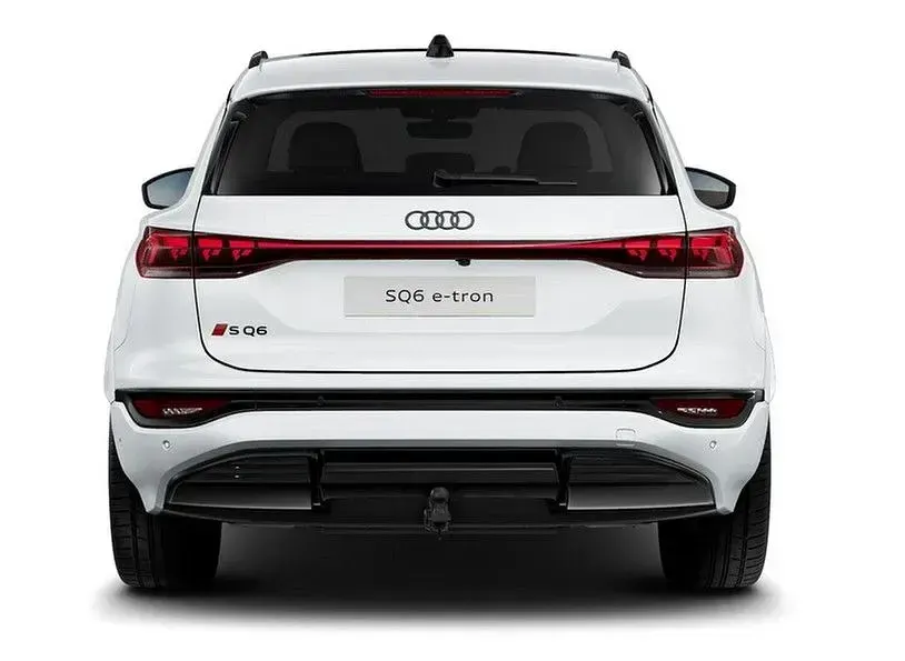 Gebraucht Audi SQ6 e-tron Sport 359 kW (489 PS) 2025 Gletscherweiß metallic SUV