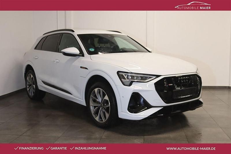 Gletscherweiã metallic Gebraucht 2022 Audi e-tron S-Line SUV | 27.600 € (Superpreis) - Bild 1/4