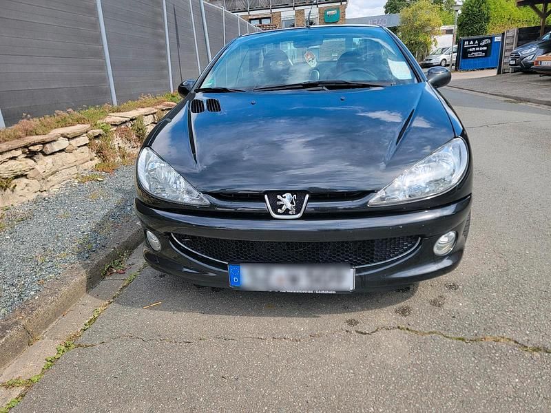 Gebraucht Peugeot 206 CC 109 PS (80 kW) 2005 Schwarz Cabrio